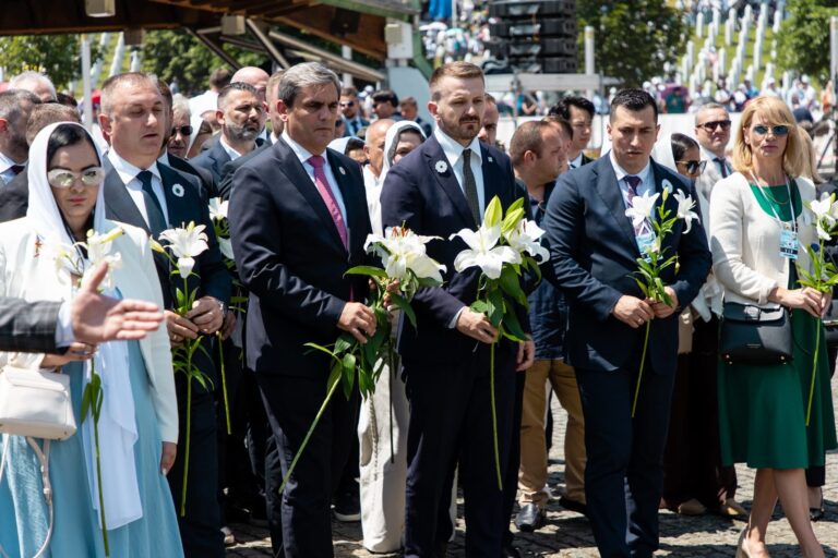 Dukaj në Srebrenicë: Kujtesa na obligon, ndërsa njerëzia është zgjedhja jonë e përhershme