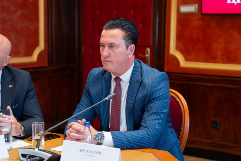 Çobi: DPS deklaron se ulqinakët janë malazezë, a do të reagojnë partitë shqiptare që janë me ta në pushtet lokal?